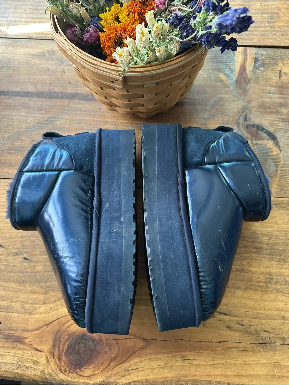UGG Navy Platform Mini Size 8
